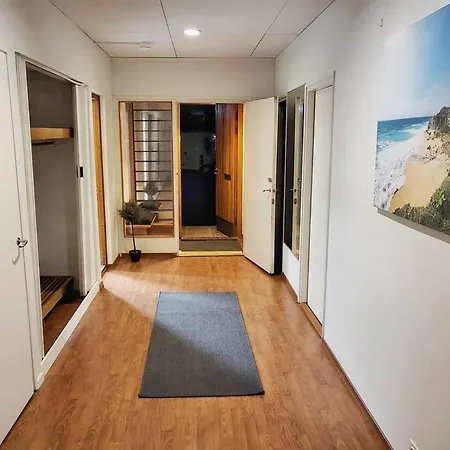 Apartman And Cozy Big House For 8 People With Sauna Vantaa